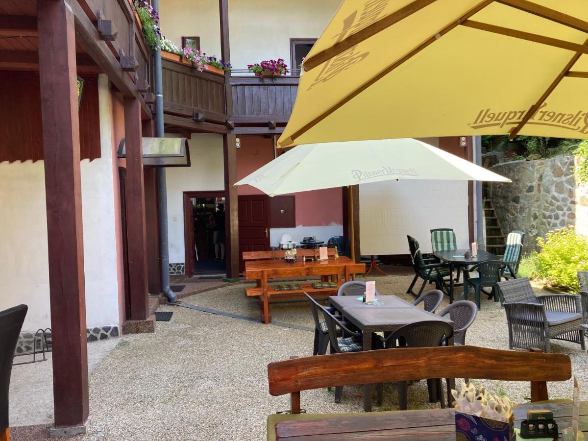 Country House & Restaurant Hronec ภายนอก รูปภาพ